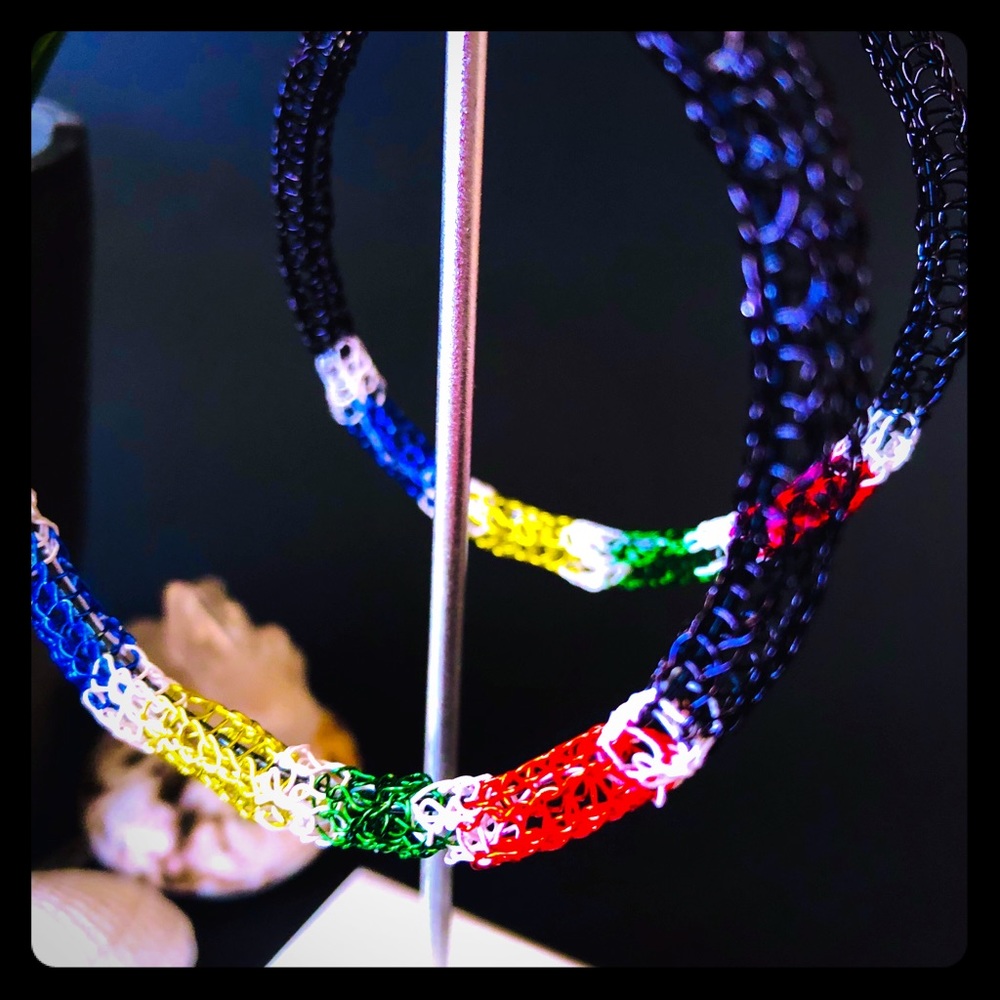 2.5” Handmade Lightweight Color Block Wire Hoops - Picture 2 of 6
